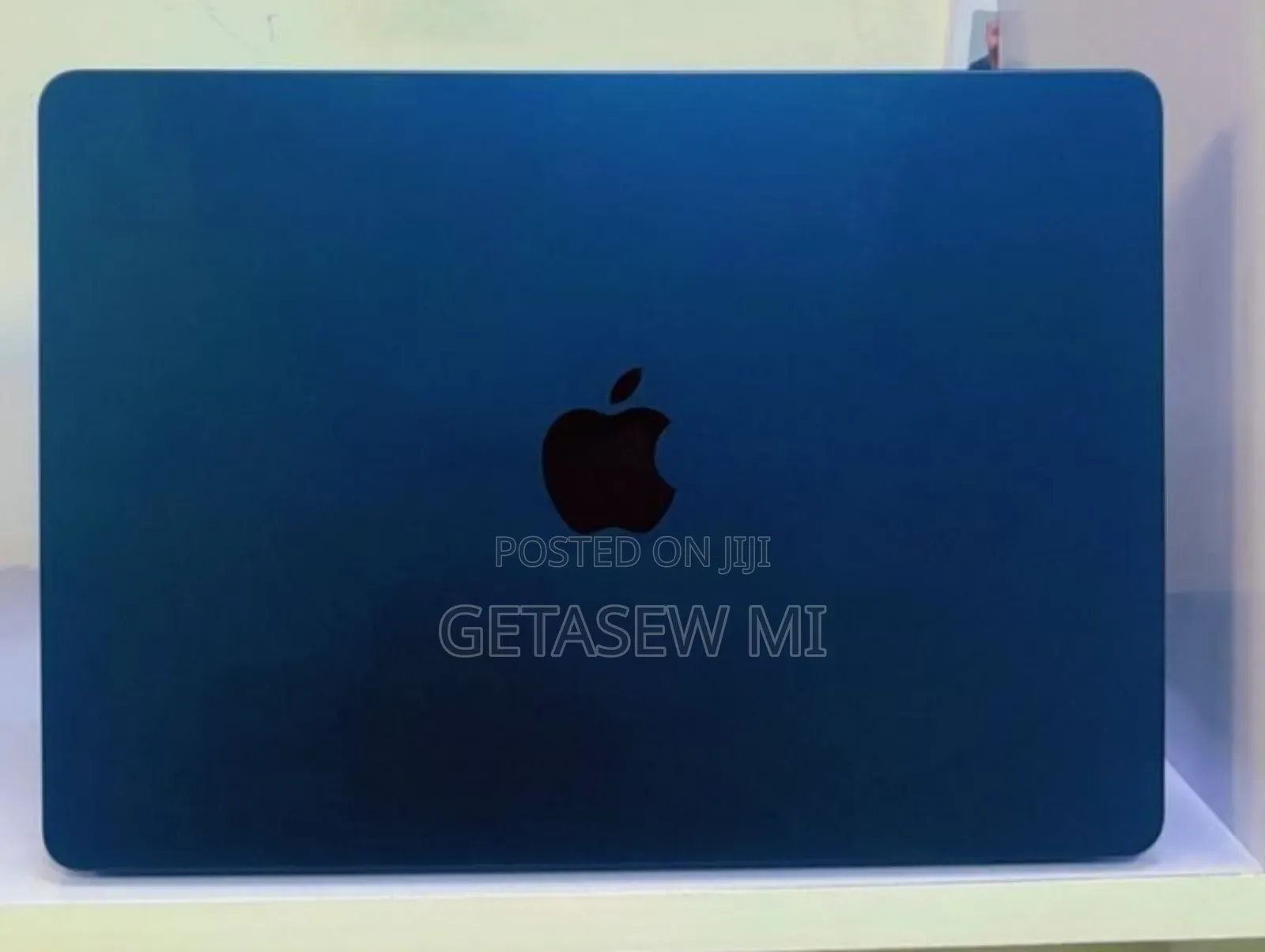 New Laptop Apple MacBook Air 2022 M2 8GB Apple M2 SSD 256GB