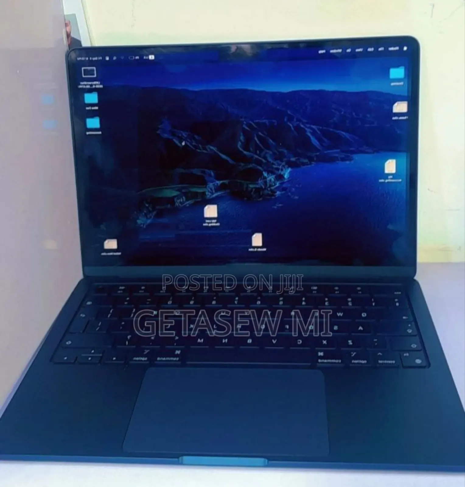 New Laptop Apple MacBook Air 2022 M2 8GB Apple M2 SSD 256GB