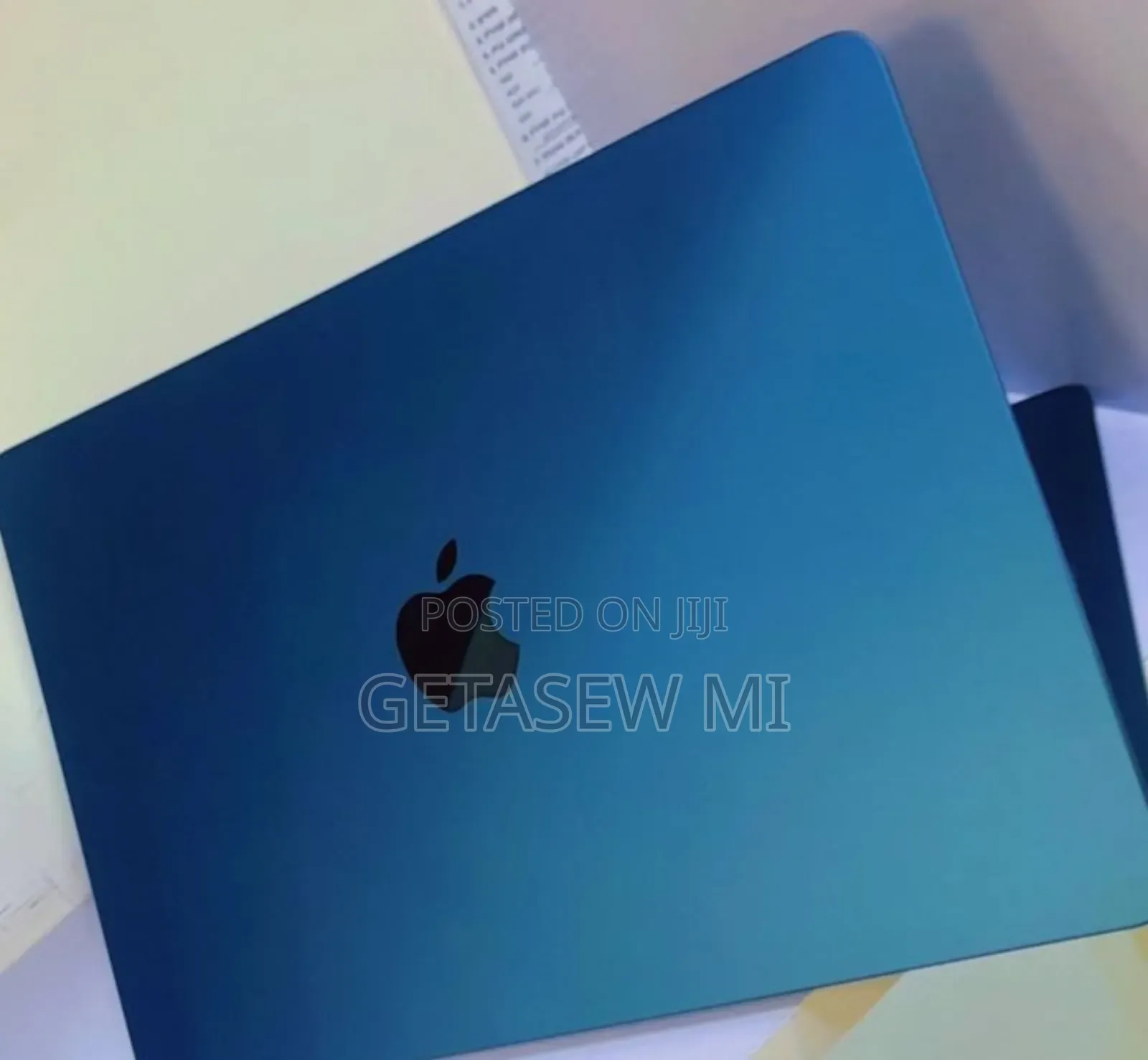 New Laptop Apple MacBook Air 2022 M2 8GB Apple M2 SSD 256GB