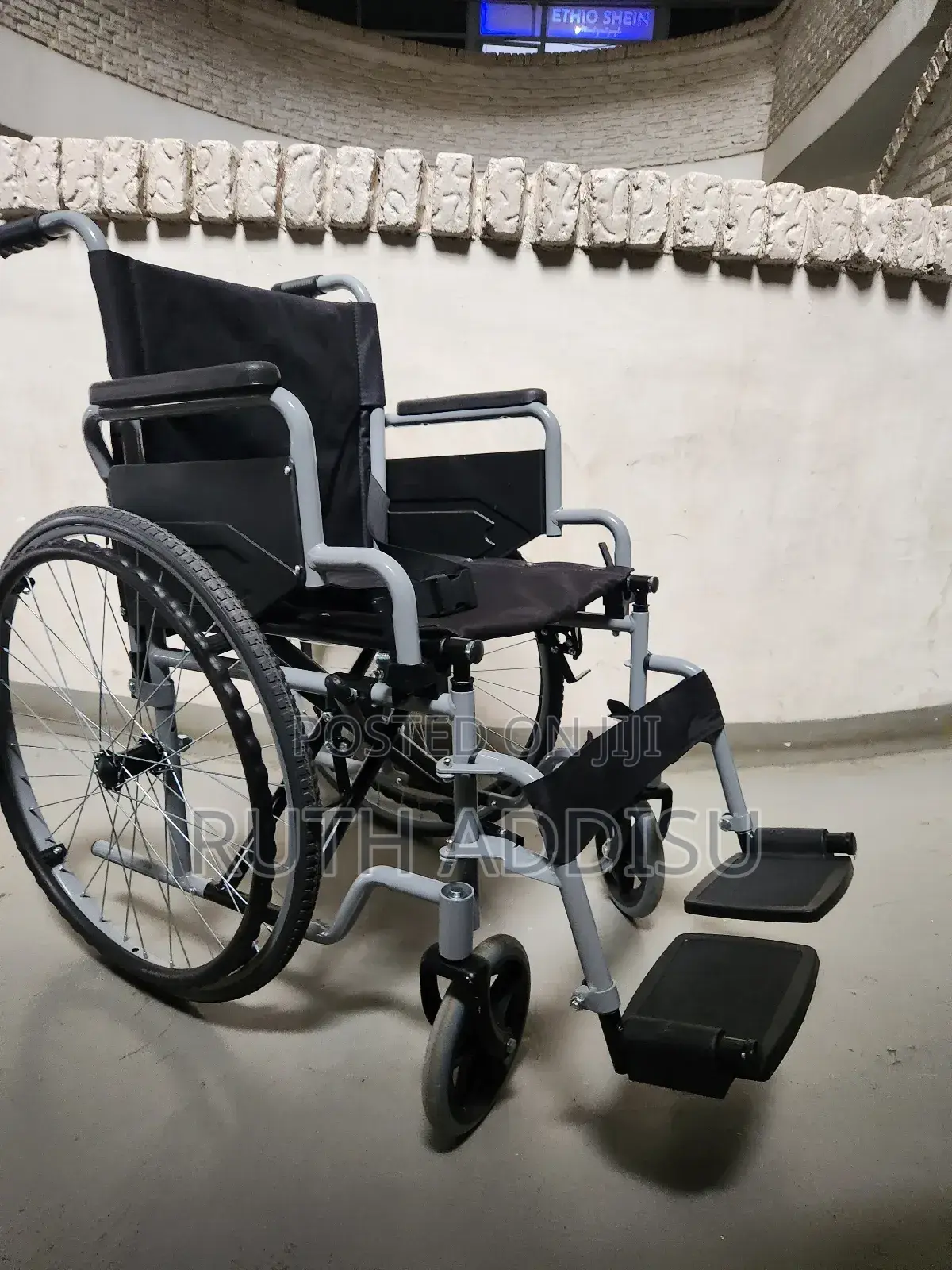 Foldable Wheelchair名為wheelchair發展wheelchair𣋡了normal Wheelchair New