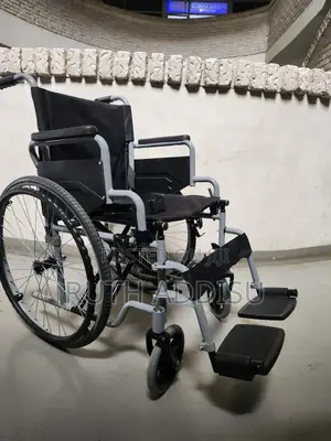 Photo - Foldable Wheelchair名為wheelchair發展wheelchair𣋡了normal Wheelchair New
