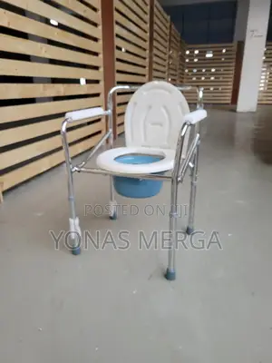 Photo - Non-Rusting, Load-Bearing 150kg献፳commode Chair።皿stable, Waterproof