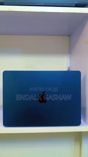 New Laptop Apple MacBook Air 2022 M2 8GB Intel Core M2 SSD 256GB