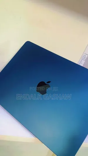 New Laptop Apple MacBook Air 2022 M2 8GB Intel Core M2 SSD 256GB