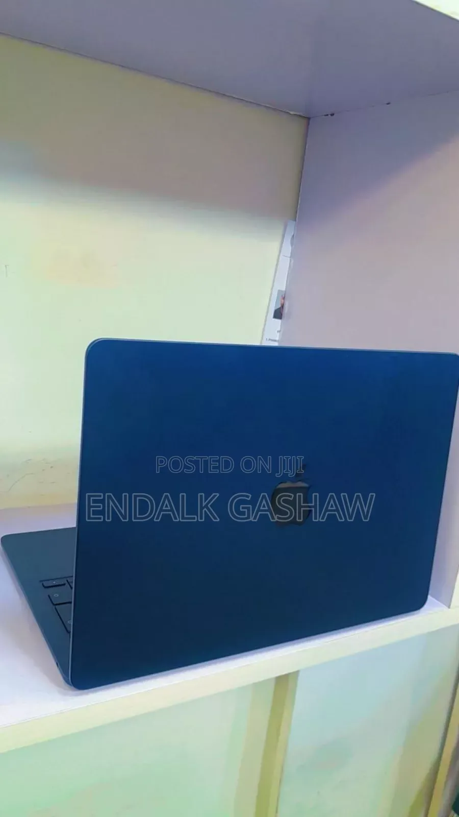 New Laptop Apple MacBook Air 2022 M2 8GB Intel Core M2 SSD 256GB