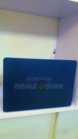 New Laptop Apple MacBook Air 2022 M2 8GB Intel Core M2 SSD 256GB