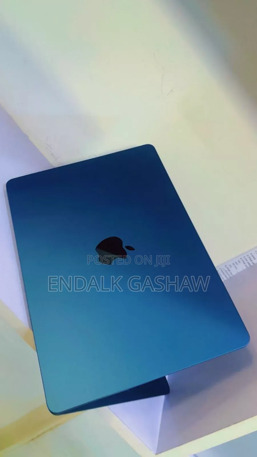 New Laptop Apple MacBook Air 2022 M2 8GB Intel Core M2 SSD 256GB