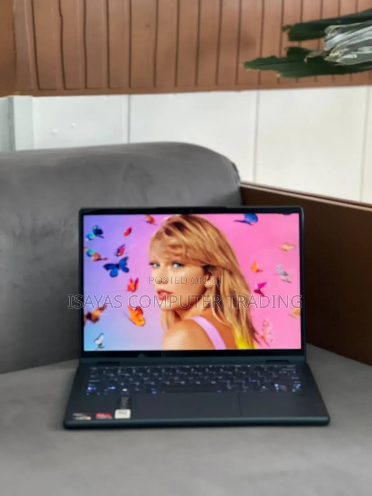 New Laptop Lenovo 8GB AMD Ryzen 5 SSD 512GB
