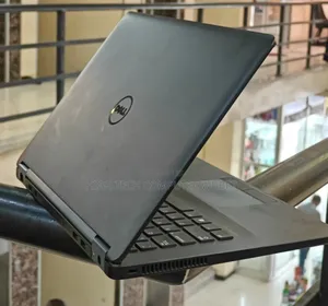 Laptop Dell Latitude E7470 8GB Intel Core I5 SSD 256GB