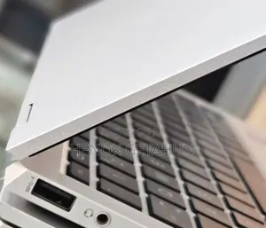 New Laptop HP EliteBook 1040 G8 16GB Intel Core I7 SSD 512GB