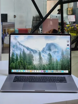 Photo - New Laptop Apple MacBook Pro 2019 32GB Intel Core I9 SSD 1T