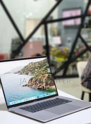 New Laptop Apple MacBook Pro 2019 32GB Intel Core I9 SSD 1T