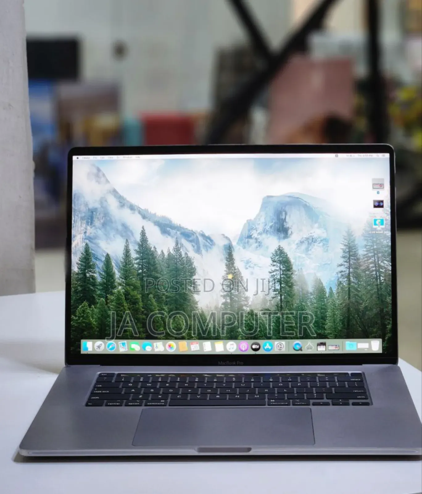 New Laptop Apple MacBook Pro 2019 32GB Intel Core I9 SSD 1T