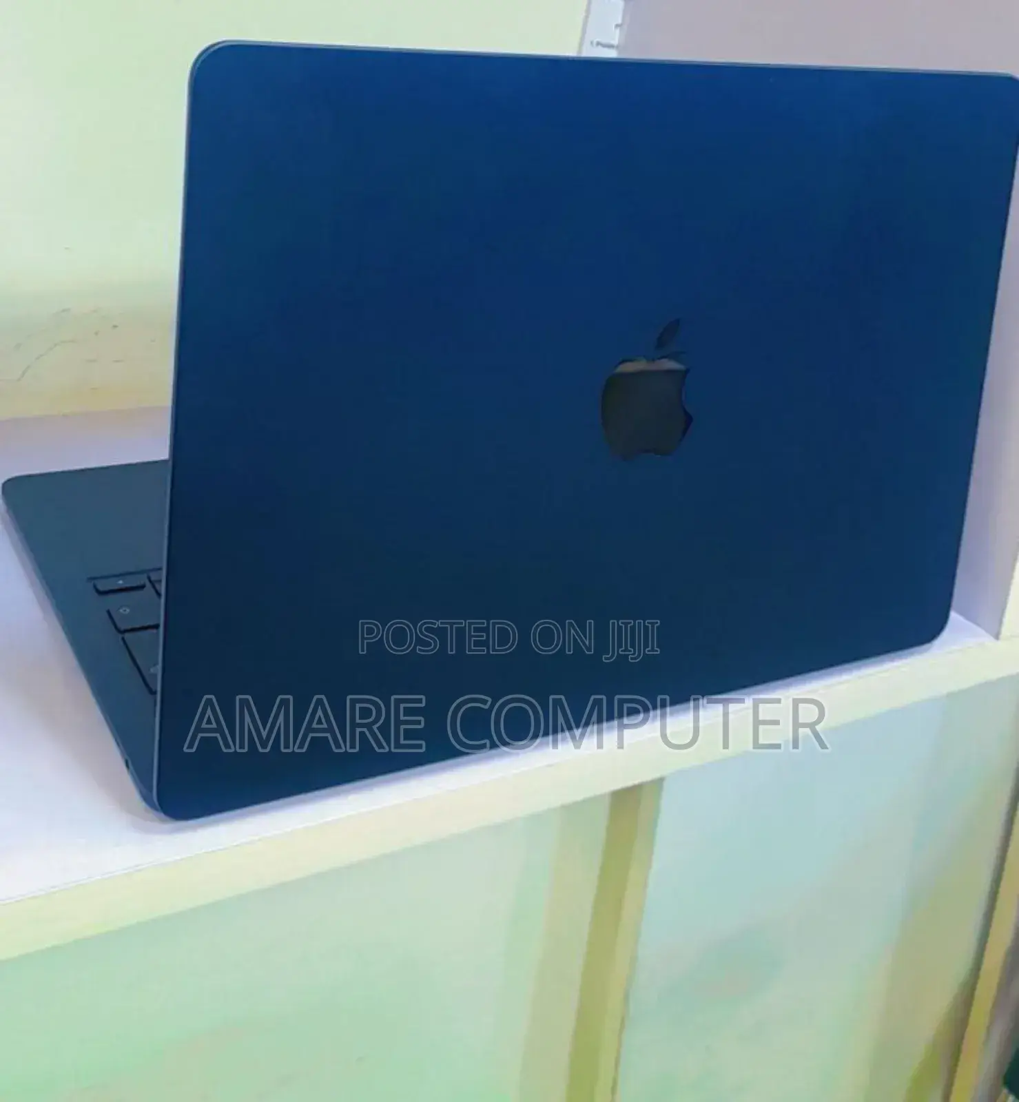 New Laptop Apple MacBook Air 2022 M2 8GB Apple M2 SSD 256GB