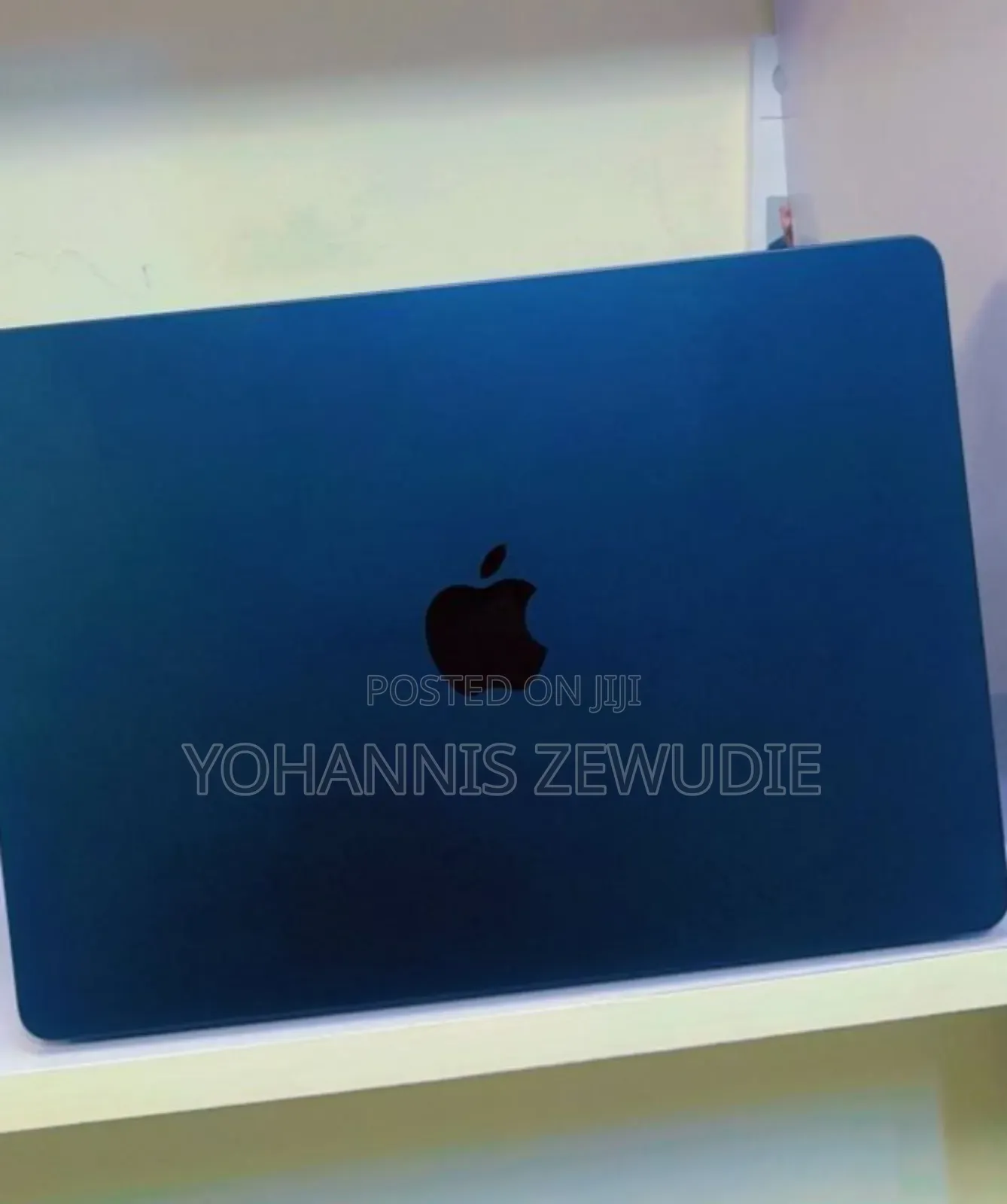 New Laptop Apple MacBook Air 2022 M2 8GB Apple M2 SSD 256GB