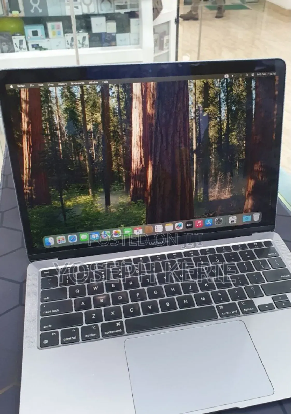 New Laptop Apple MacBook Air 2020 M1 16GB Apple M1 SSD 256GB