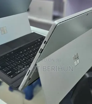 Photo - New Laptop Microsoft Surface Pro 5 8GB Intel Core I5 SSD 256GB