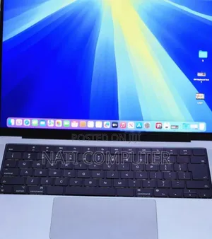 New Laptop Apple MacBook Pro M1 16GB Intel Core I5 SSD 512GB