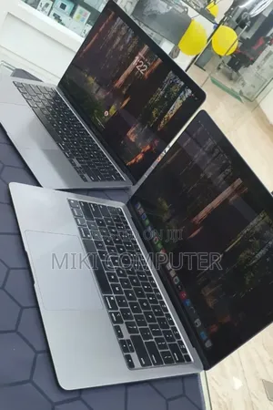 New Laptop Apple MacBook Pro M1 16GB Intel SSD 256GB