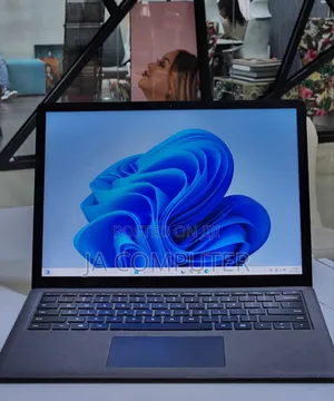 New Laptop Microsoft Surface 16GB Intel Core I7 SSD 512GB