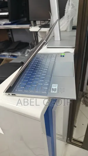 New Laptop HP Pavilion 14 16GB Intel Core I7 SSD 512GB