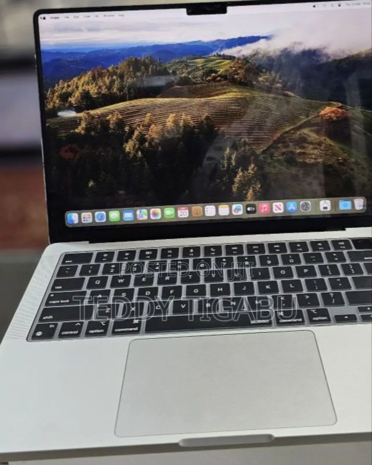 New Laptop Apple MacBook Pro 8GB Apple M3 SSD 512GB