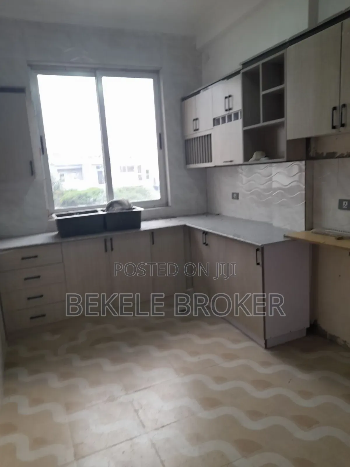 Furnished 3bdrm Apartment in አፓርትመንት, Bole for sale