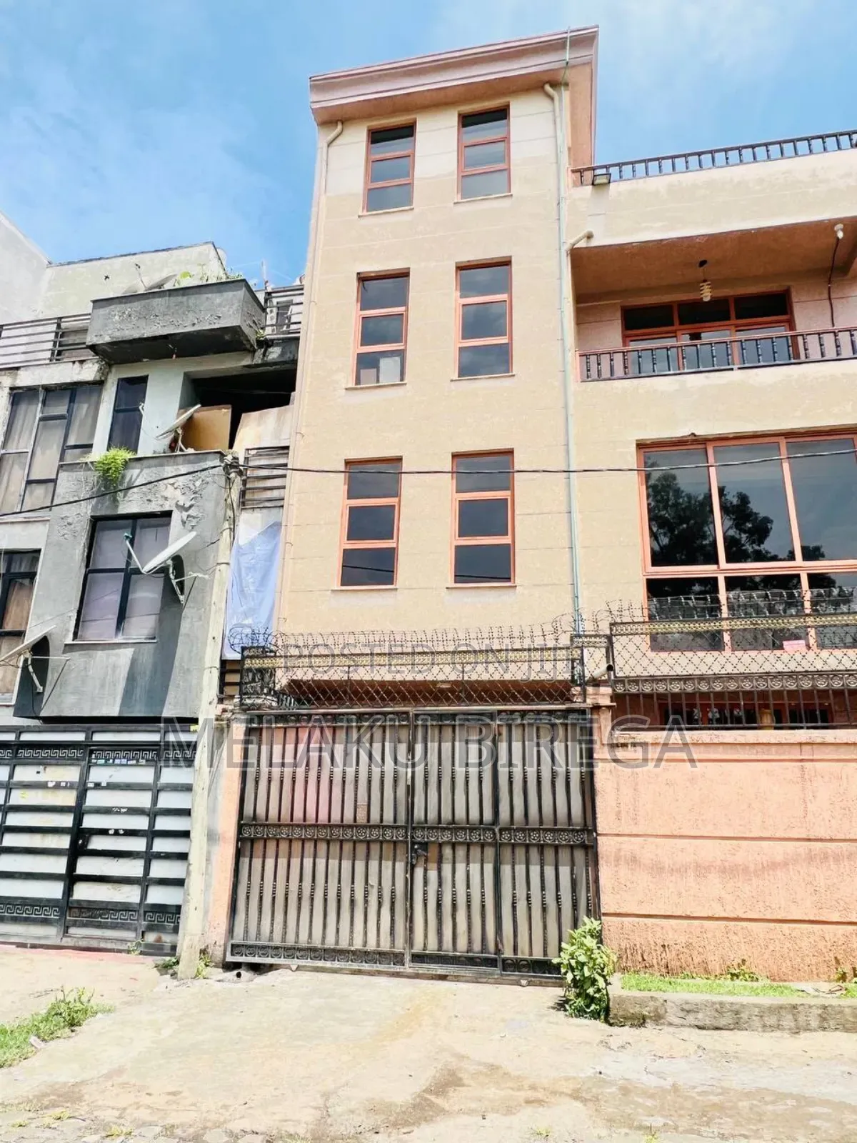 3bdrm House in G+3, Nifas Silk-Lafto for sale