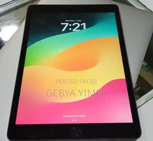 Photo - New Apple iPad 10.2 (2021) 256 GB Gray