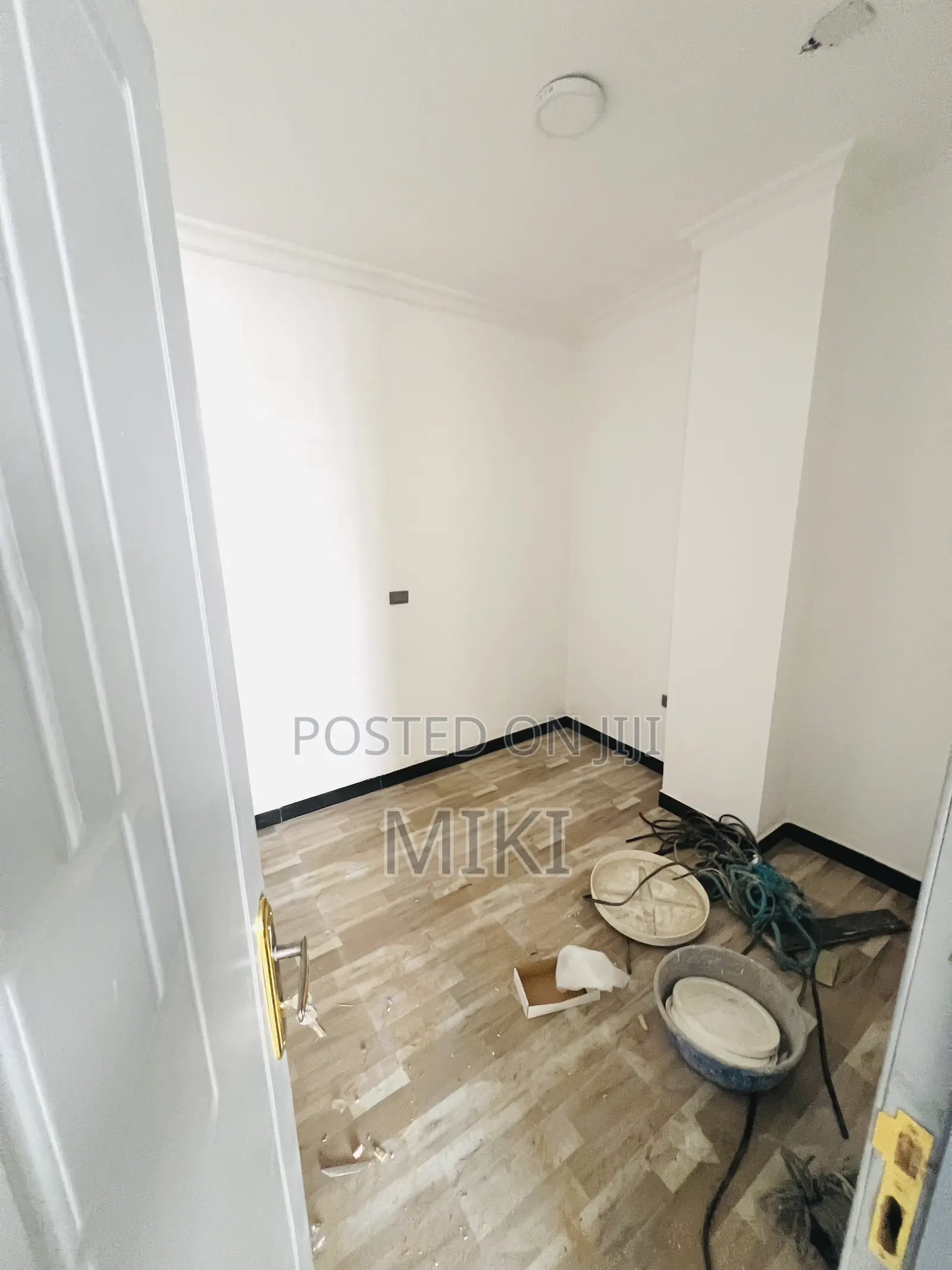 Furnished 5bdrm Apartment in Haile Garment, Nifas Silk-Lafto for sale