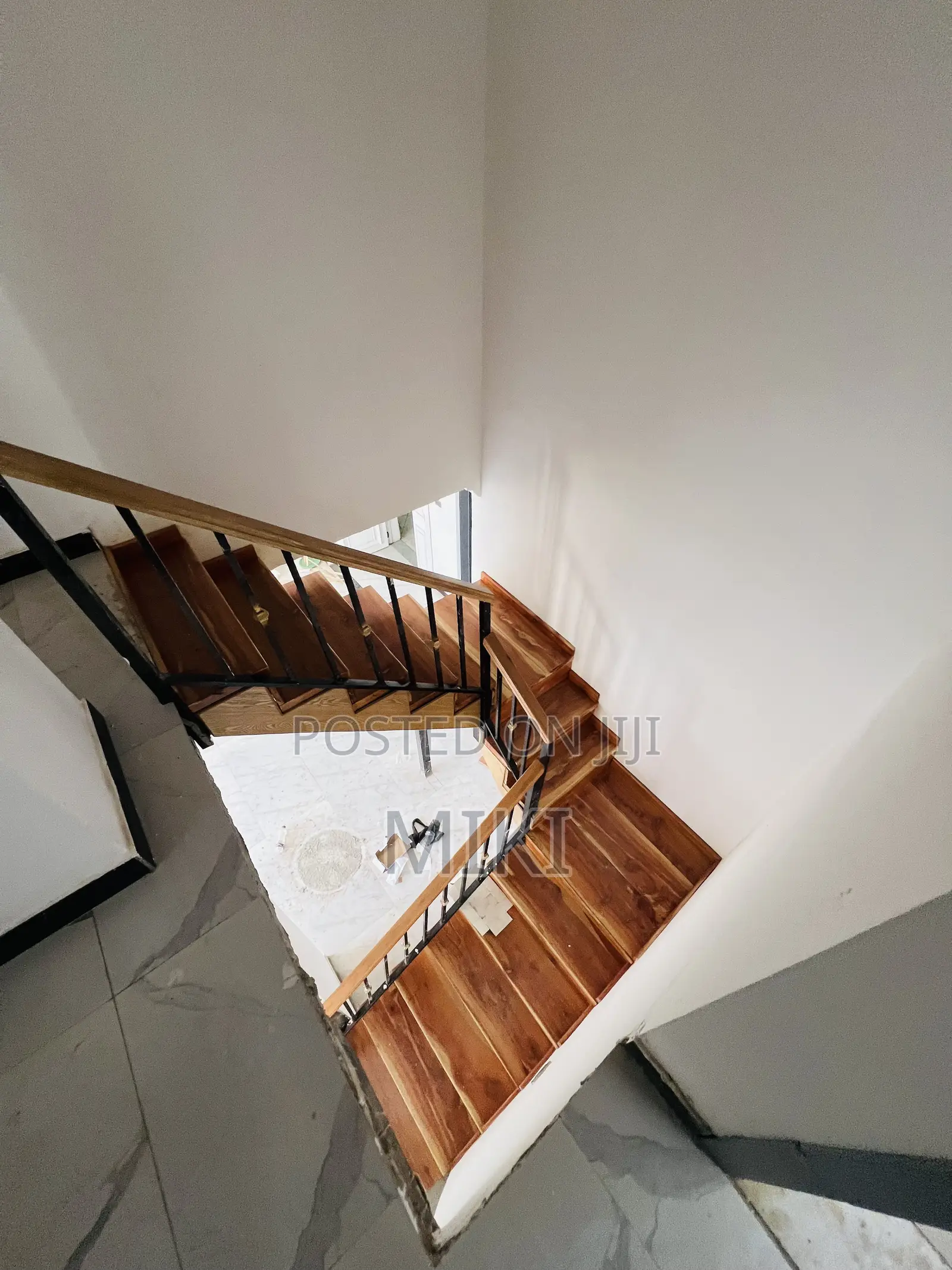 Furnished 5bdrm Apartment in Haile Garment, Nifas Silk-Lafto for sale