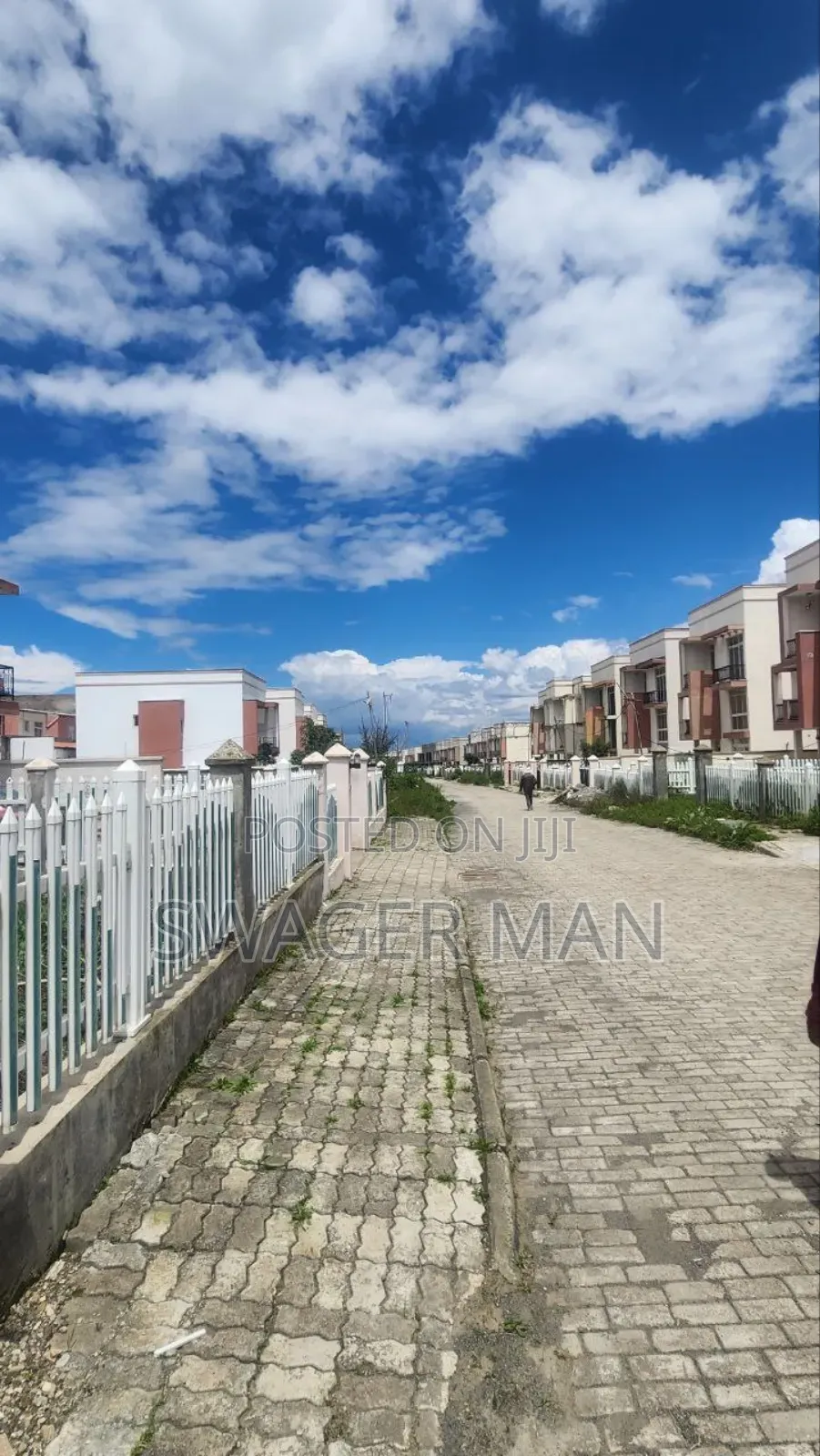 5bdrm Townhouse/Terrace in Ccd Real State, Yeka for sale