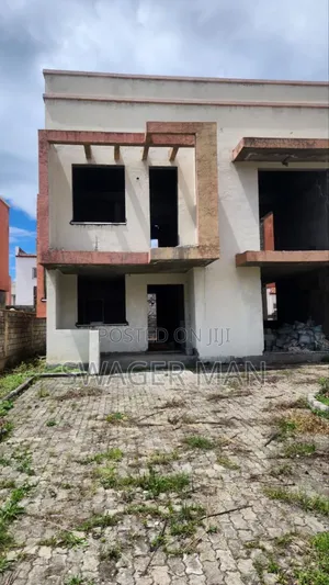 5bdrm Townhouse/Terrace in Ccd Real State, Yeka for sale