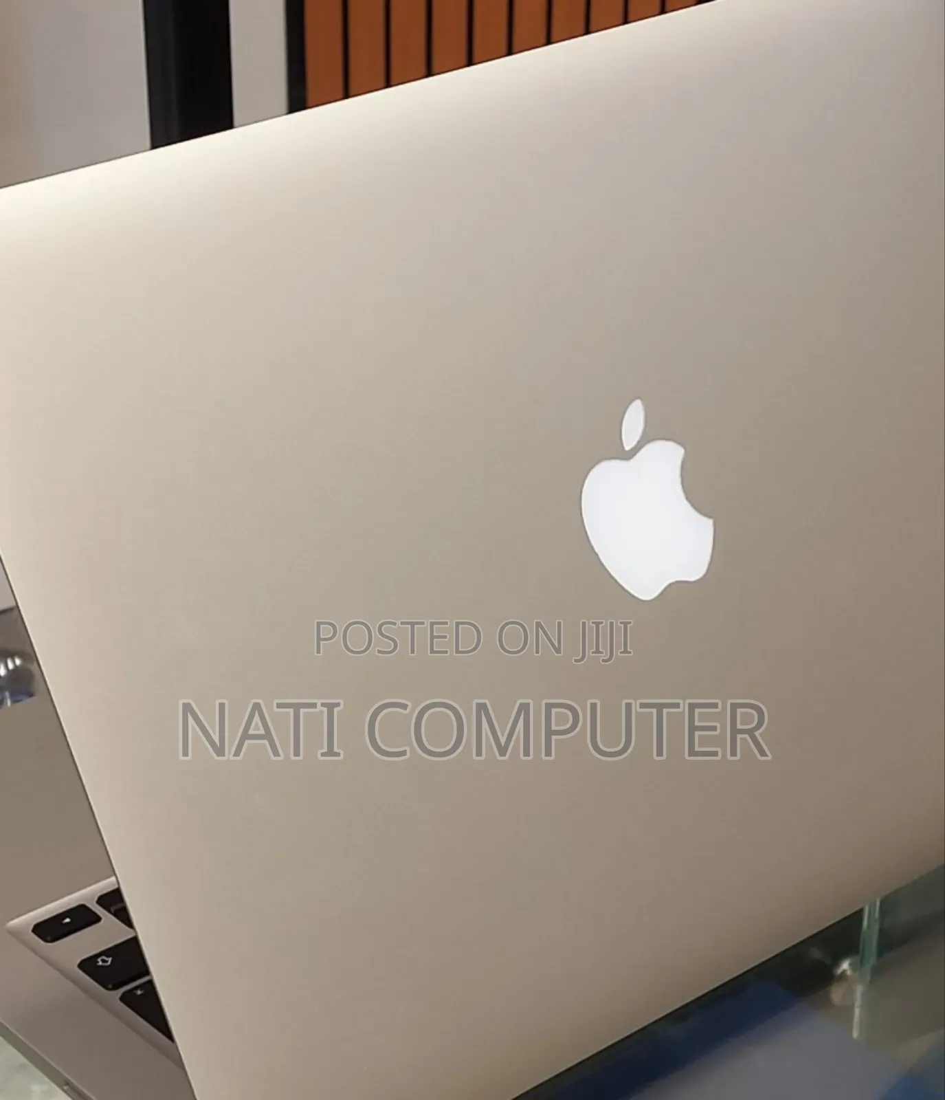 New Laptop Apple MacBook Pro 2019 8GB Intel Core I5 SSD 128GB