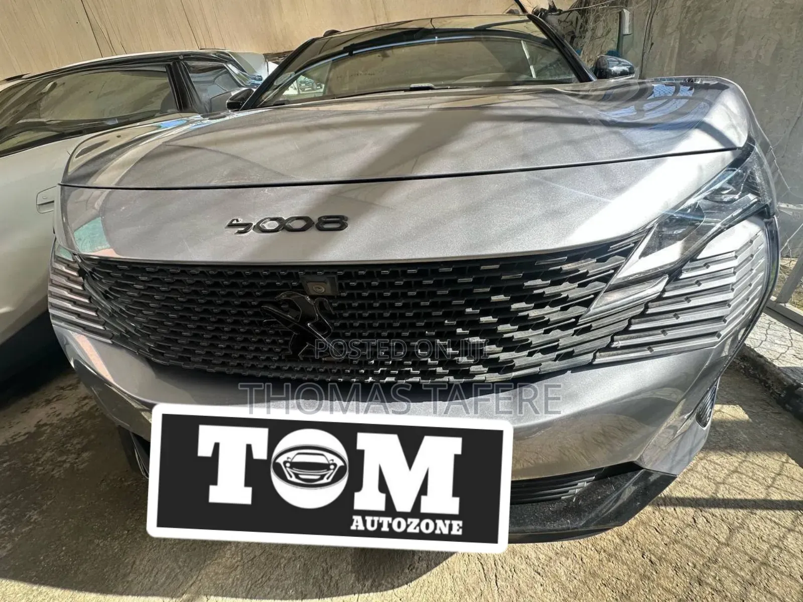 Peugeot 5008 2022 Red