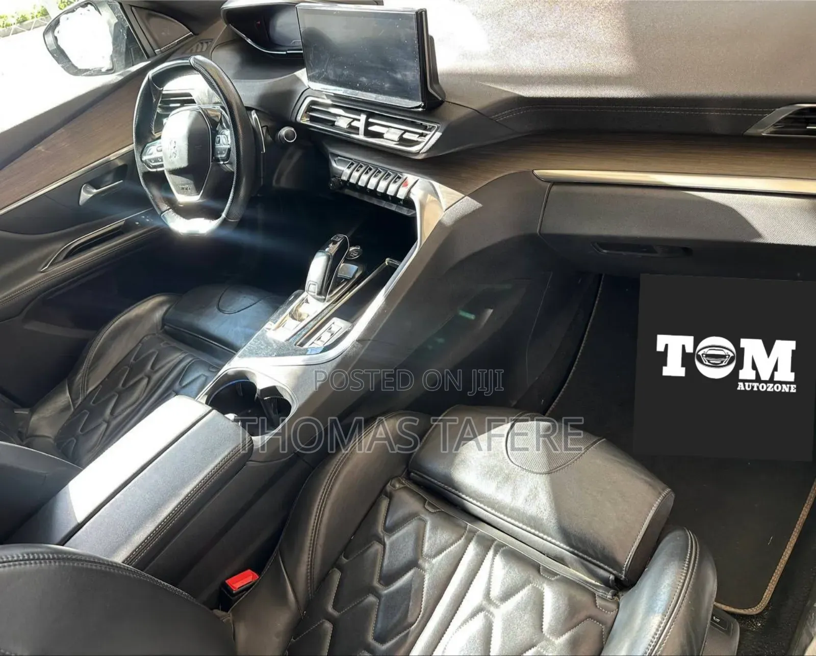 Peugeot 5008 2022 Red