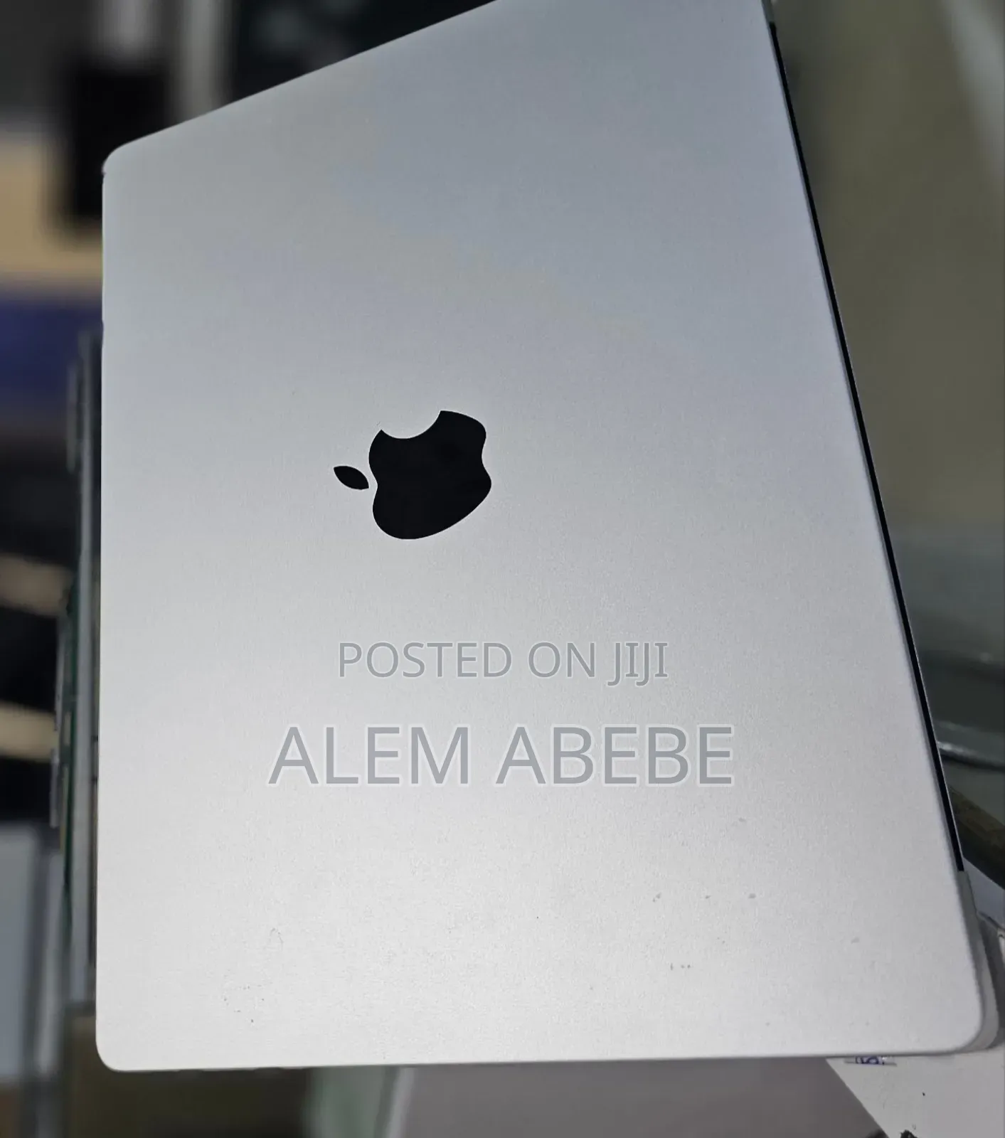 New Laptop Apple MacBook Pro 8GB Apple M3 SSD 512GB