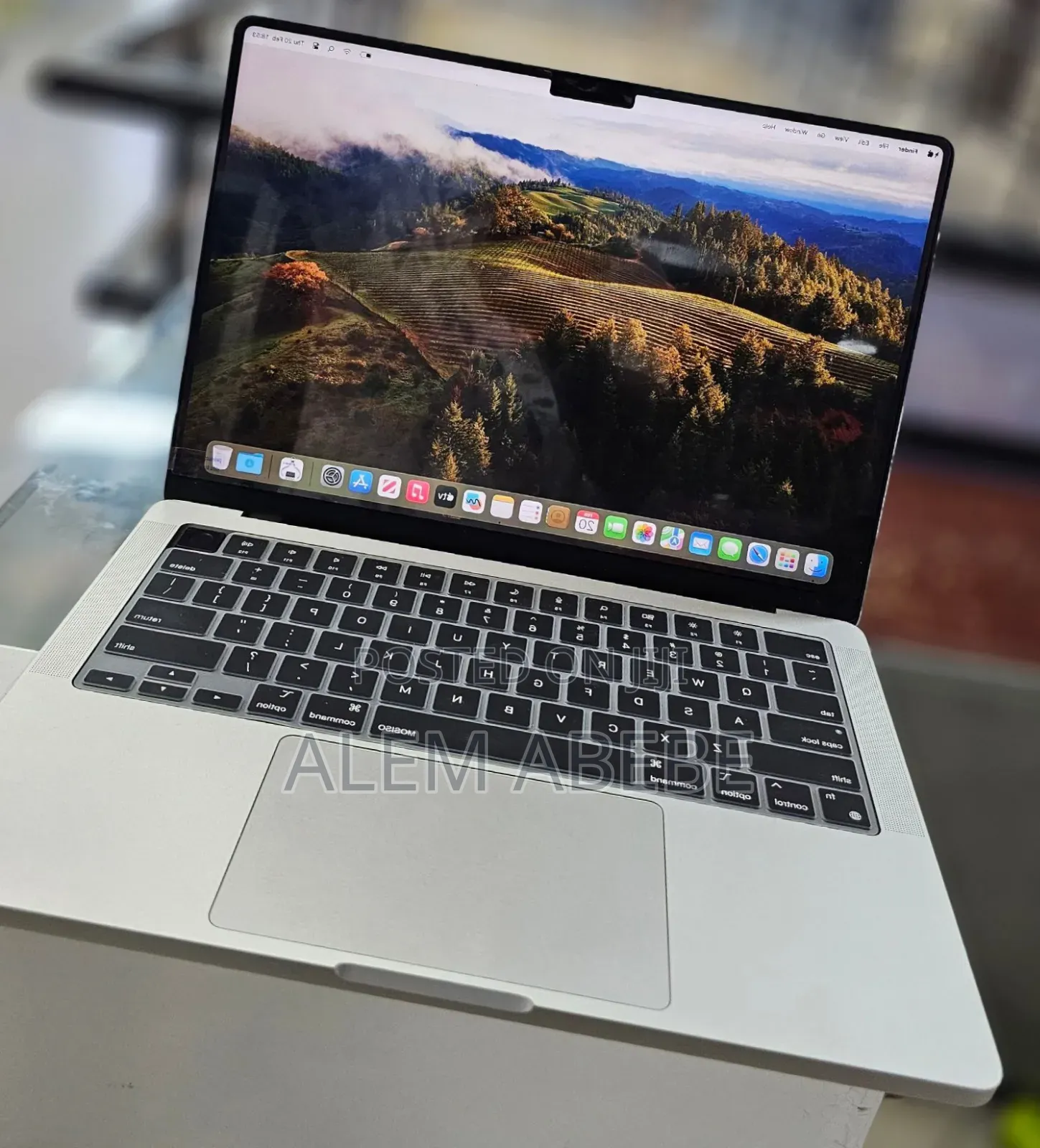 New Laptop Apple MacBook Pro 8GB Apple M3 SSD 512GB