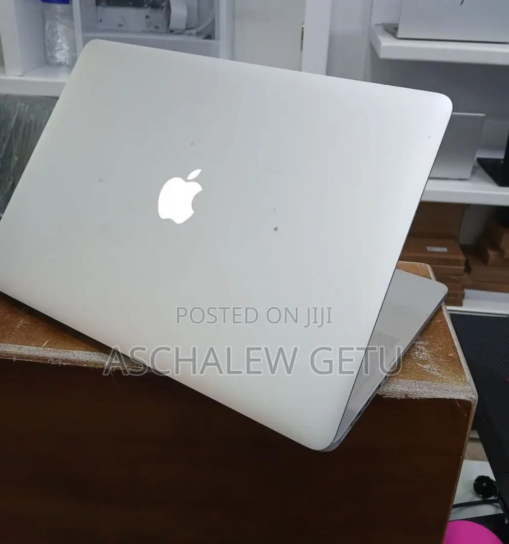 New Laptop Apple MacBook Pro 2015 16GB Intel Core I7 SSD 256GB