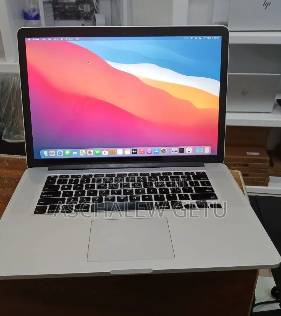 New Laptop Apple MacBook Pro 2015 16GB Intel Core I7 SSD 256GB