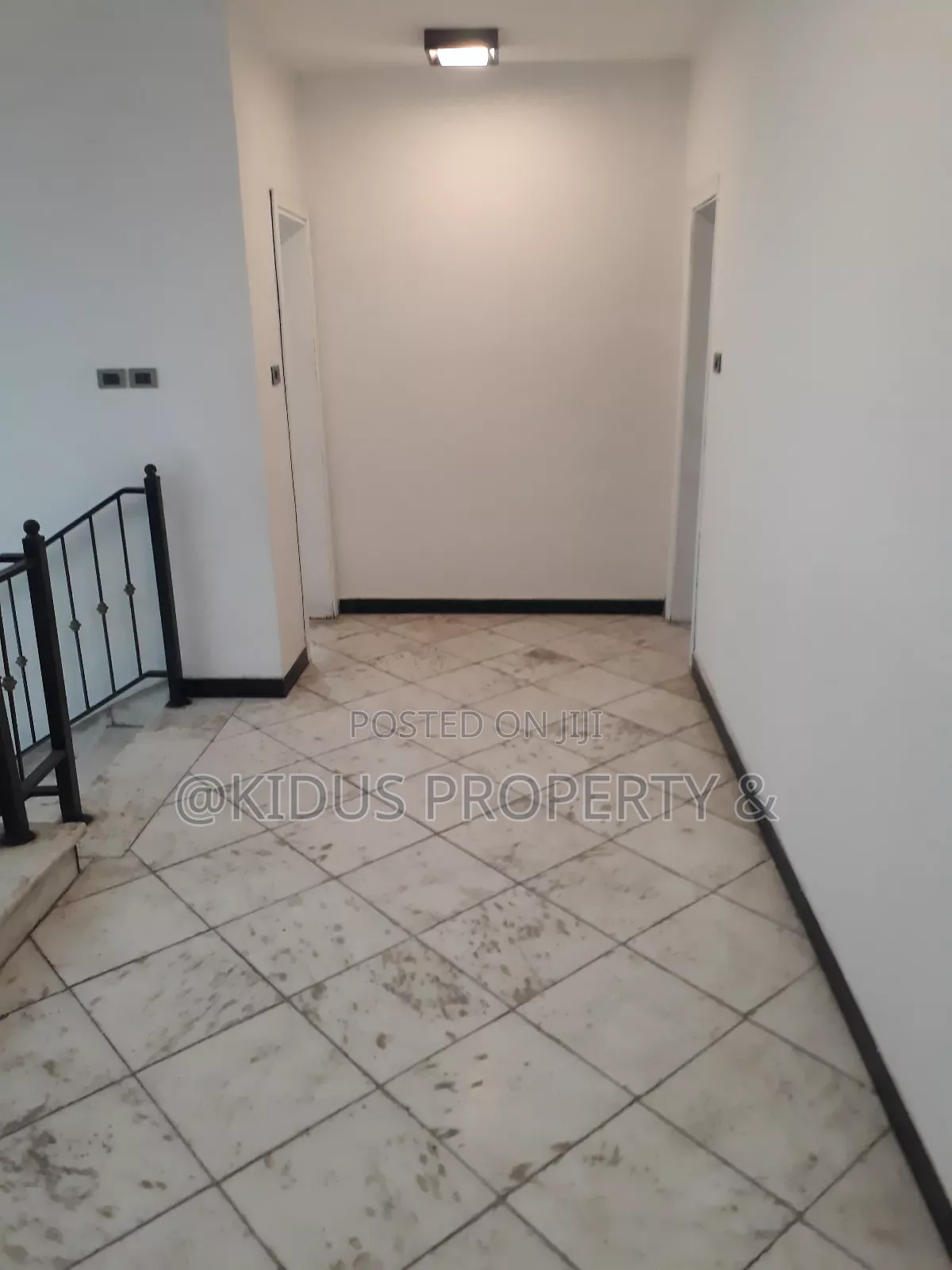 10bdrm Townhouse / Terrace in Around Nasswe, Nifas Silk-Lafto for rent