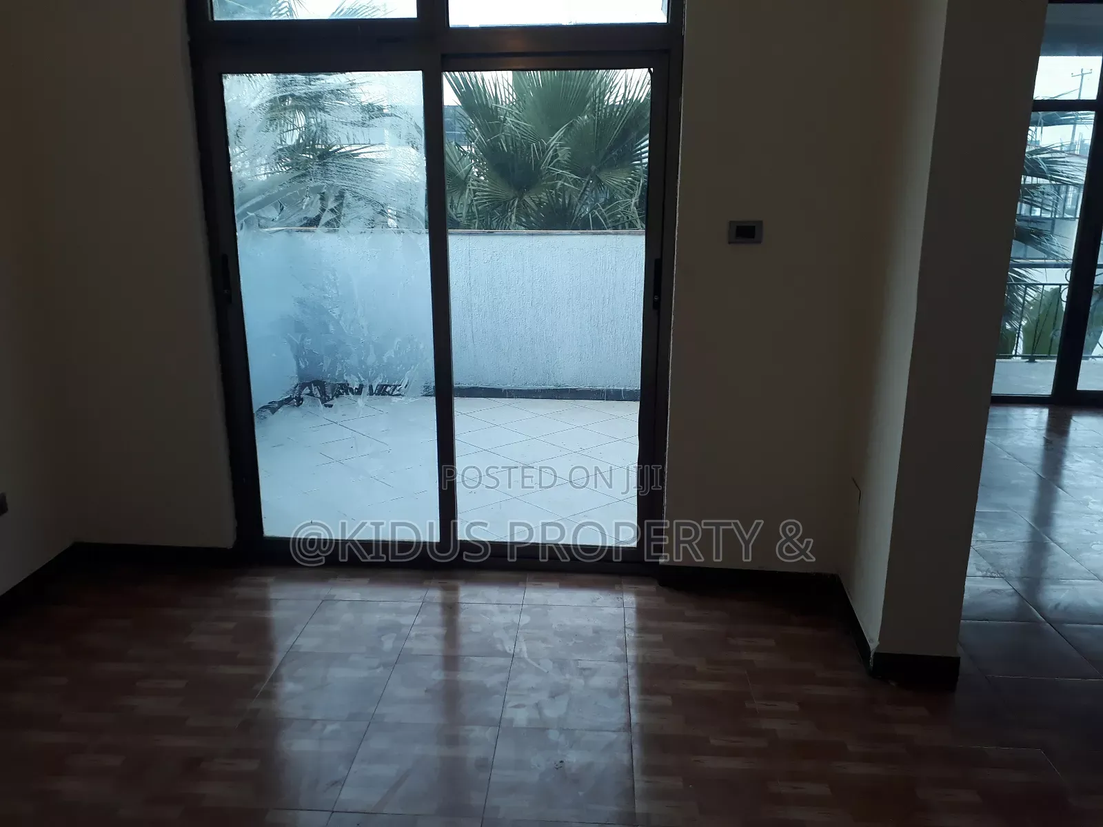 10bdrm Townhouse / Terrace in Around Nasswe, Nifas Silk-Lafto for rent