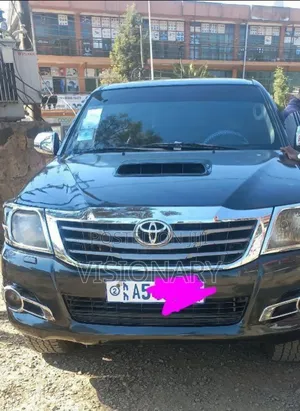 Photo - Toyota Hilux 2012 Green