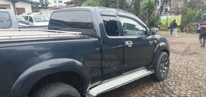 Toyota Hilux 2012 Green