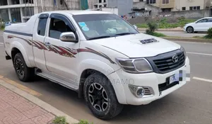 Toyota Hilux 2014 White