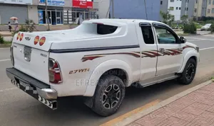 Toyota Hilux 2014 White