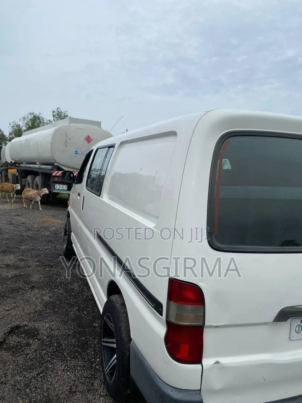 Toyota HiAce 1999 White