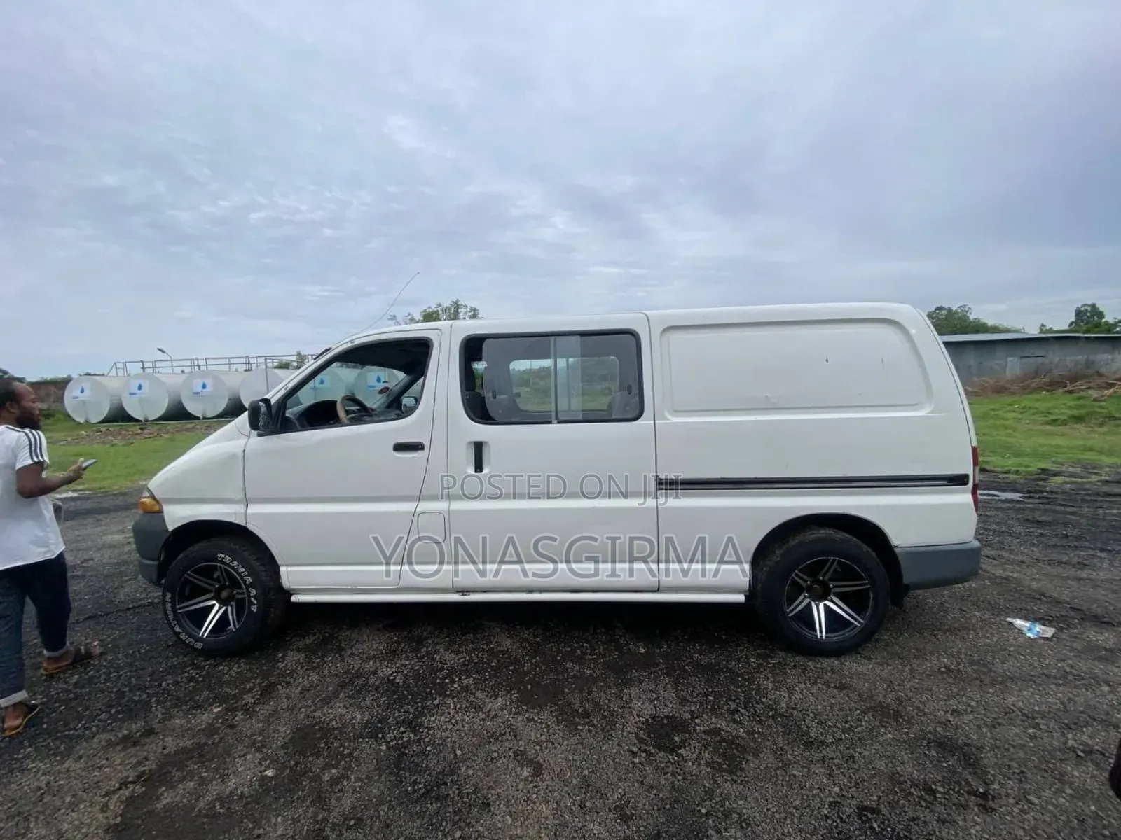 Toyota HiAce 1999 White