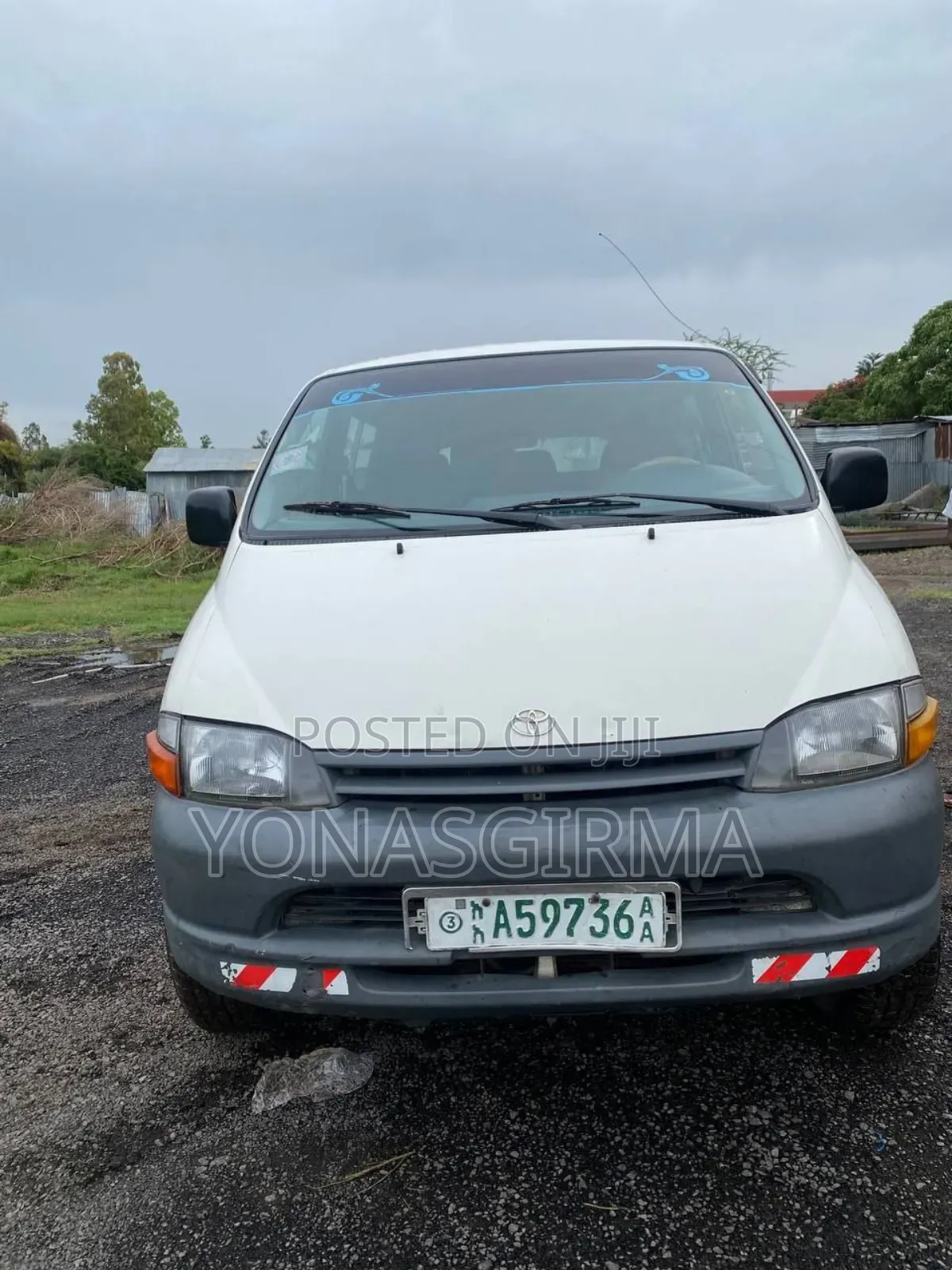 Toyota HiAce 1999 White
