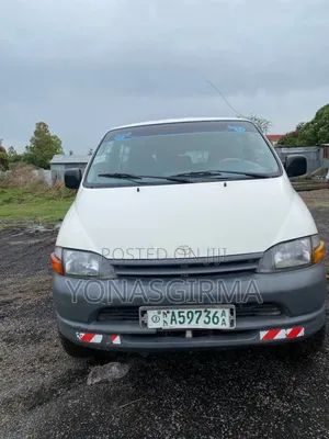 Toyota HiAce 1999 White